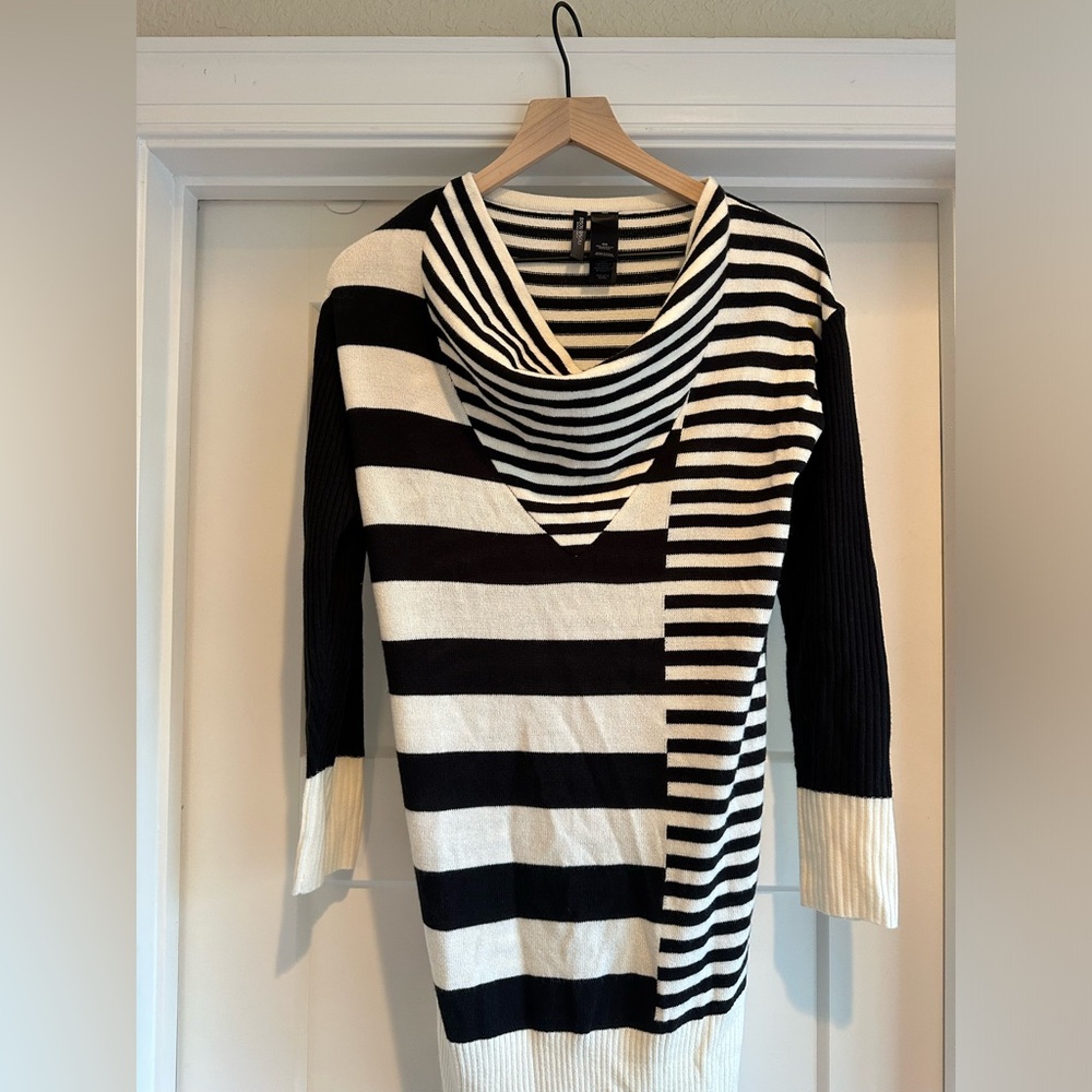 Bisou Bisou black and white sweater dress Sz M